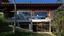 House in Santo Antônio do Pinhal / Gui Paoliello Arquiteto