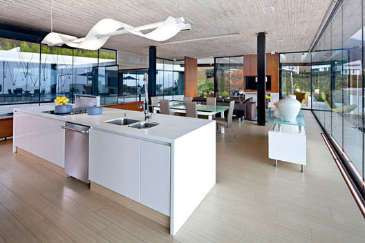 Houses in Colombia: 22 Homes with Integrated Kitchens - Image 22 of 23