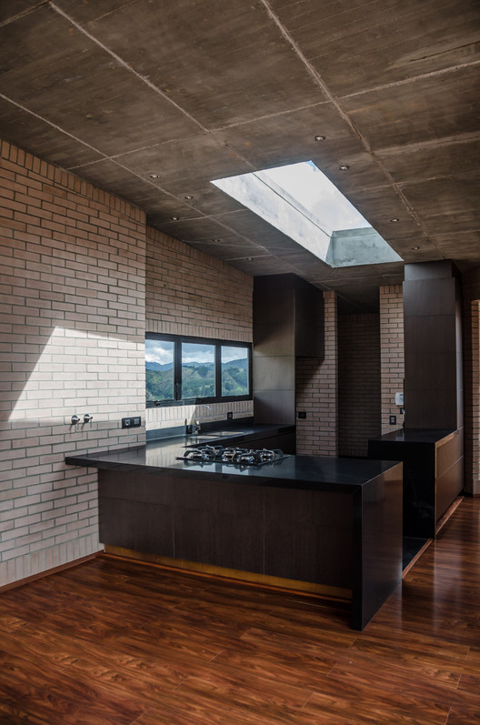 Houses in Colombia: 22 Homes with Integrated Kitchens - Image 12 of 23