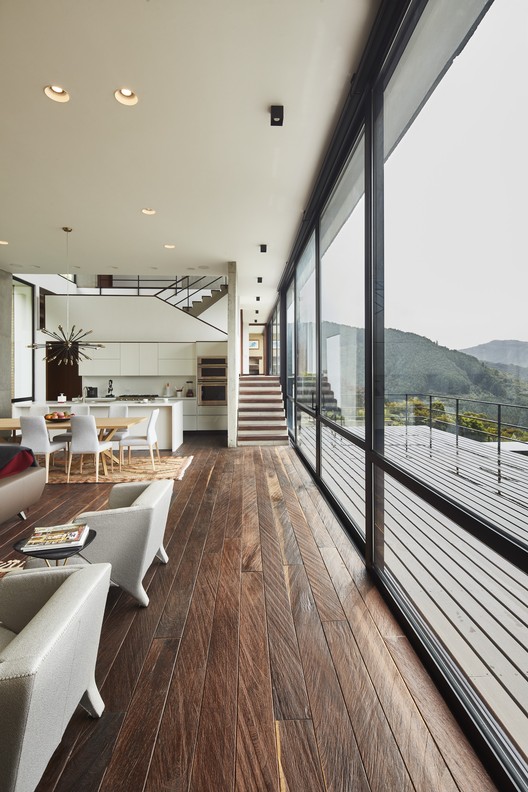 Houses in Colombia: 22 Homes with Integrated Kitchens - Image 10 of 23