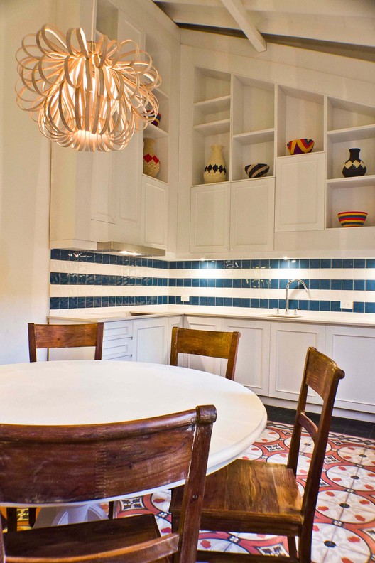 Houses in Colombia: 22 Homes with Integrated Kitchens - Image 9 of 23