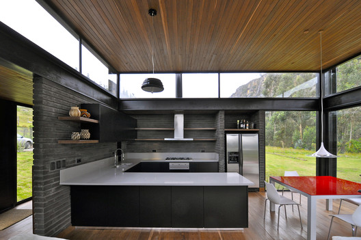 Houses in Colombia: 22 Homes with Integrated Kitchens - Image 7 of 23