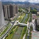 Pedestrian Bridge of Pingshan High School / NODE Achitecture & Urbanism - Exterior Photography, Aerial View Photography