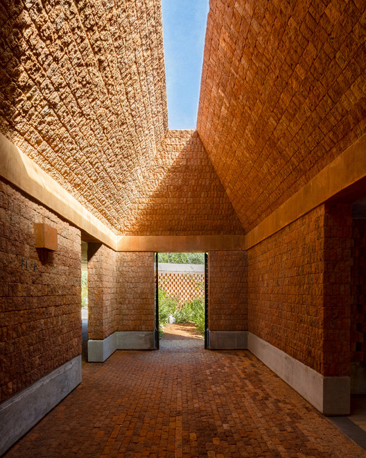 Architecture in Mexico: Emblematic Houses of Valle de Bravo - Image 2 of 31