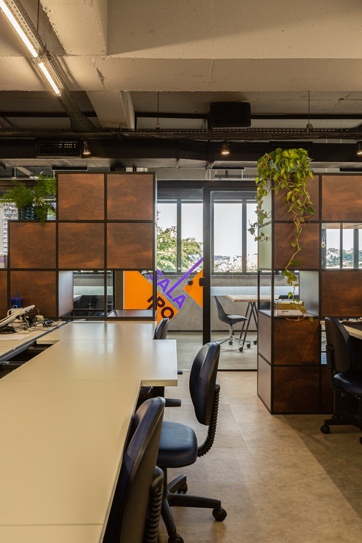 Escritório Docket  / Livia Dalmaso Arquitetura - Fotografia de Interiores, Cozinha, Cadeira, Janela