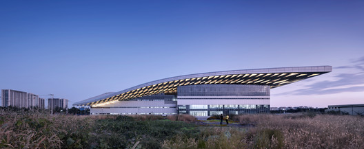 BIT Sports Center / Atelier Alter Architects - Exterior Photography
