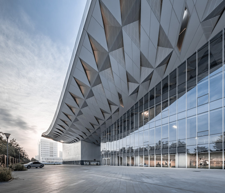 BIT Sports Center / Atelier Alter Architects - More Images