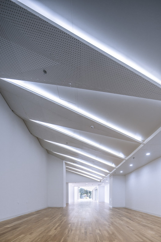 BIT Sports Center / Atelier Alter Architects - Interior Photography