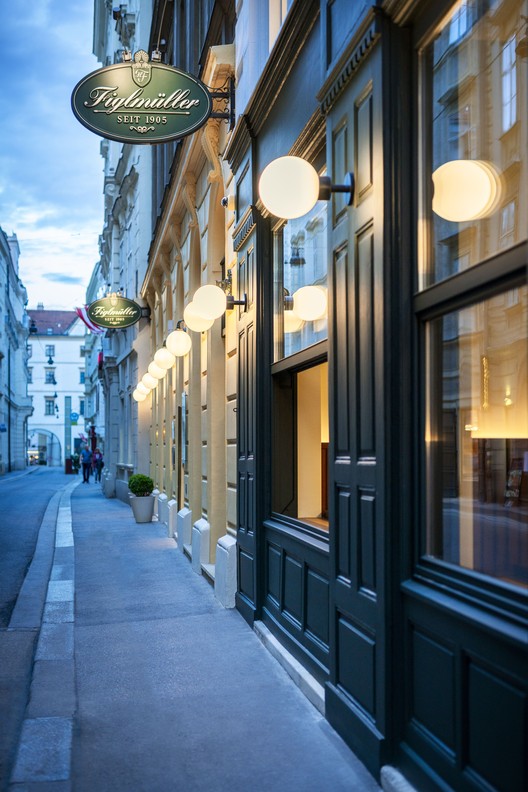 Gasthaus Figlmüller Bäckerstraße Restaurant / BWM Architekten Gasthaus Figlmüller Bäckerstraße Restaurant / BWM Architekten - Interior Photography