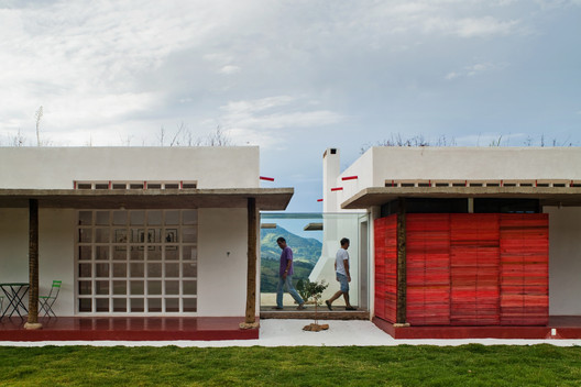 Brazilian Interiors: 10 Projects with Glass Blocks - Image 7 of 11