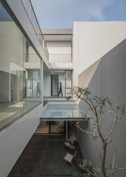 LF HOUSE  / Rakta Studio - Interior Photography, Windows, Chair, Facade, Glass, Handrail