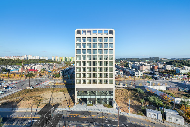 Verdepia Officetel / Kode Architects + SML + The Cornerz - Exterior Photography, Cityscape, Windows