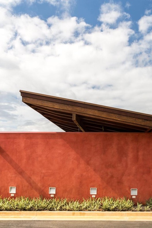 Alchemy of Color: Artisanal Paints Created by an Architect and a Chemist - Image 14 of 17