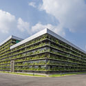 越南雅各布工厂，郁郁葱葱的表皮 / G8A Architecture & Urban Planning + rollimarchini architekten - 建筑图, 表皮