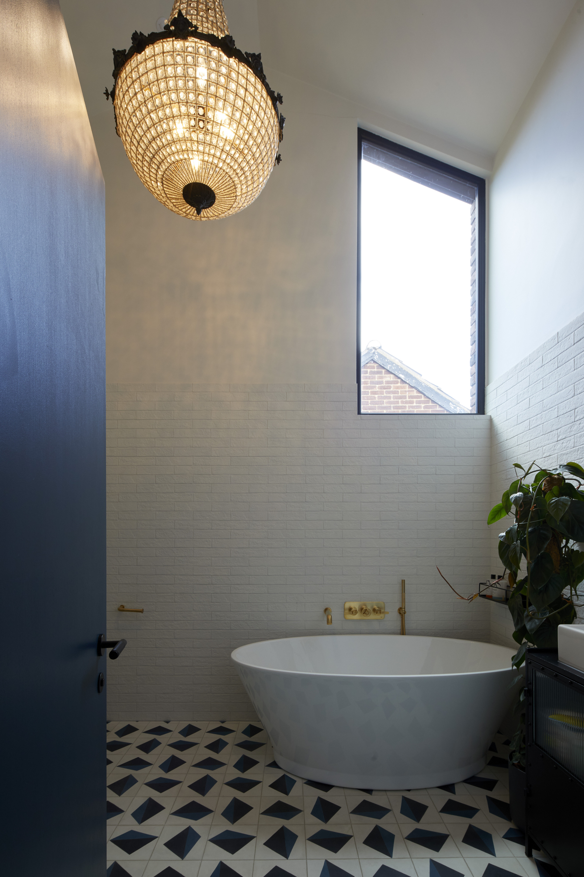 Gallery of Mill Hill House / RISE Design Studio 11