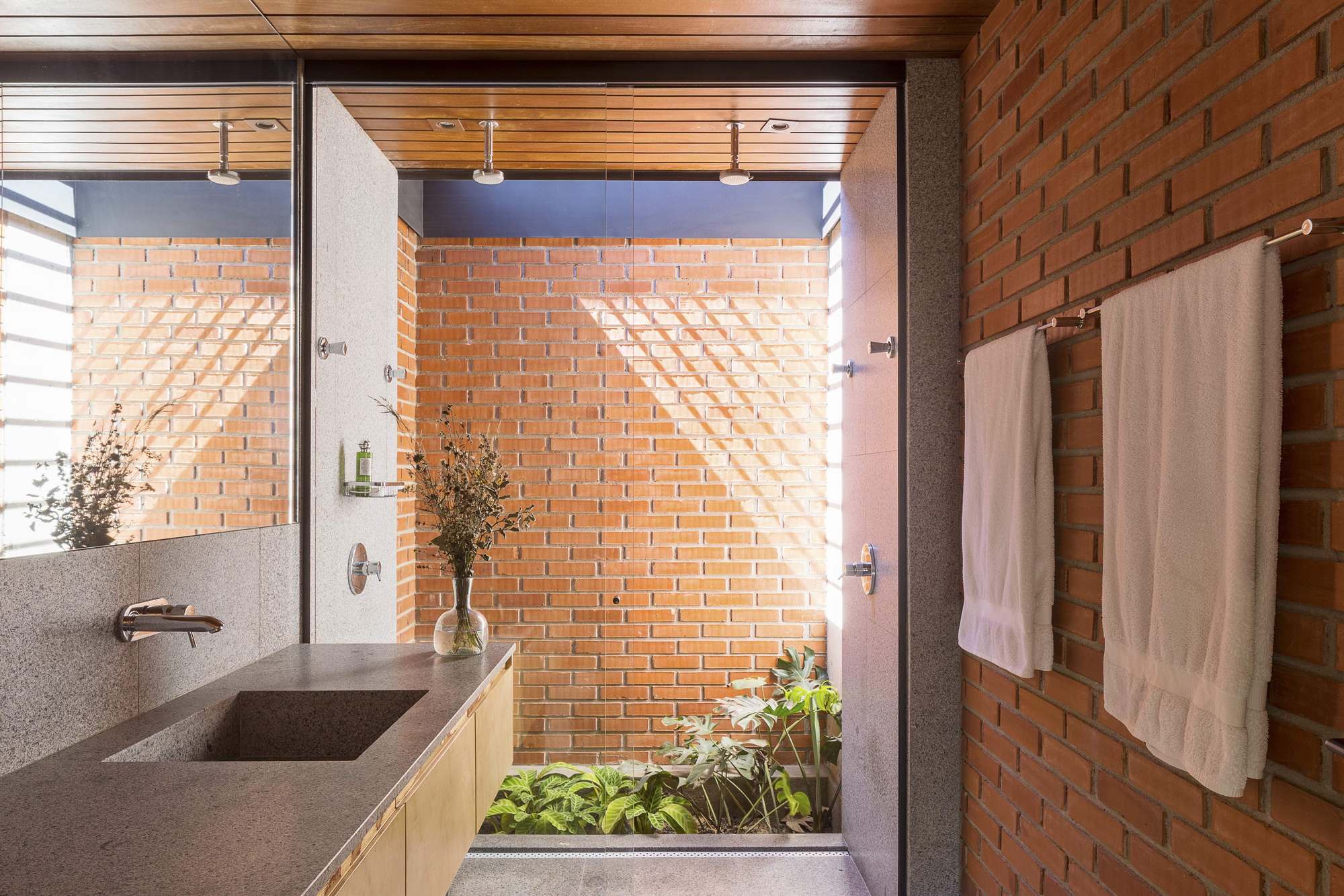 Galeria de Interiores brasileiros 10 soluções de iluminação natural em