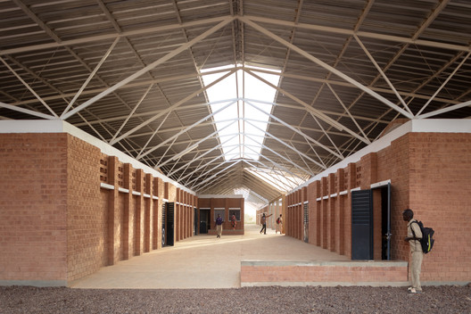 Secondary School and Auxiliary Buildings of Bangre Veenem School Complex / Albert Faus - Interior Photography