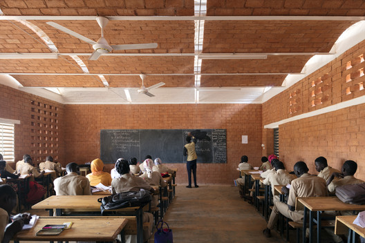 Secondary School and Auxiliary Buildings of Bangre Veenem School Complex / Albert Faus - Interior Photography