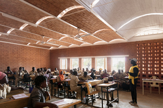 Secondary School and Auxiliary Buildings of Bangre Veenem School Complex / Albert Faus - Interior Photography