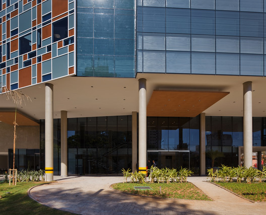 Hospital Albert Einstein - Unidade Avançada Perdizes / Levisky Arquitetos | Estratégia Urbana  - Fotografia de Exterior, Janela, Fachada