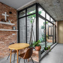 3 Green Spaces House / A-Boom Design Office - Interior Photography, Windows, Table, Facade