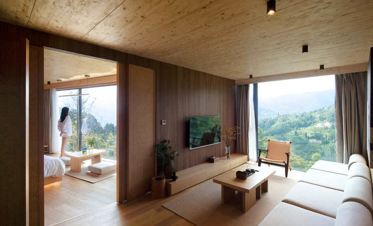 Mountain&Cloud Cabins / Wiki World + Advanced Architecture Lab[AaL] - Interior Photography, Living Room, Windows