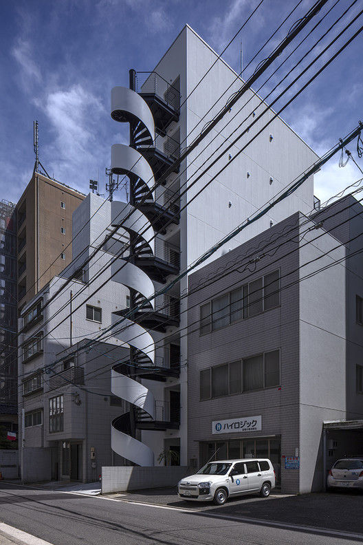 b hotel Komachi / CAPD - Exterior Photography, Windows, Facade