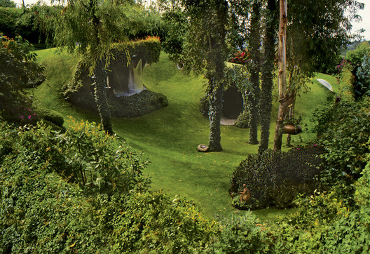 Underground Architecture in Ibero-America: 9 Projects That Relate to Their Surroundings - Image 8 of 33