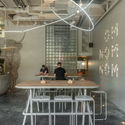 OM NOM NOM Vegan Café  / replus design bureau - Fotografía interior, Interiores De Cafeterías, Sillas
