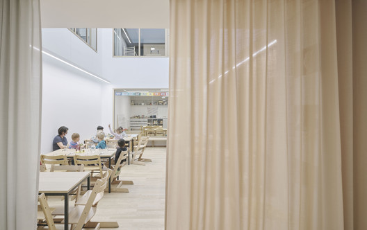 Bütze Wolfurt Primary School  / Schenker Salvi Weber Architekten - Interior Photography, Dining room, Windows