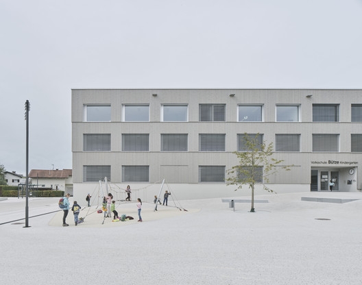 Bütze Wolfurt Primary School  / Schenker Salvi Weber Architekten - Exterior Photography, Windows, Facade