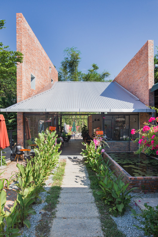 Kate's Kafe / TON Architects - Exterior Photography, Windows, Garden, Courtyard