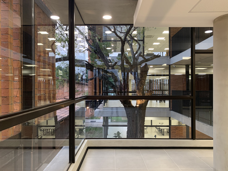 Colegio ASA STEAM / Equipo de Arquitectura - Fachada, Vidrio, Ventanas