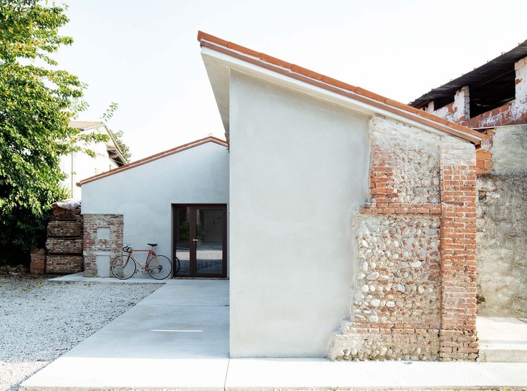 Depandance DCA Restoration / Didonè Comacchio Architects - More Images