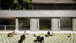Strasbourg Zoo's Pedagogical Farm and Visitor Center  / FREAKS Architecture