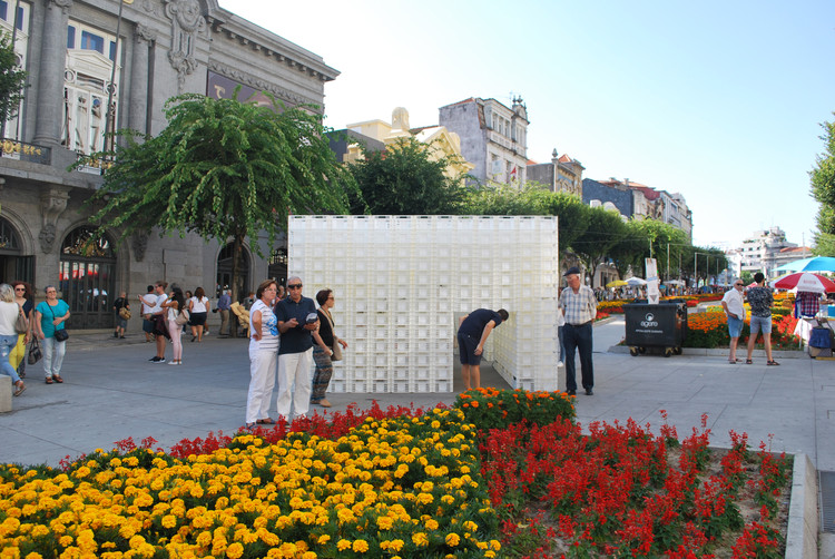 Architecture and Experimentation: 7 Small Scale Projects with Unusual Building Materials - Image 8 of 8