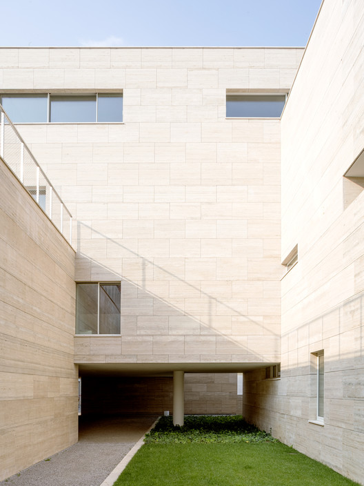 Residencial Complex in Gallarate / Álvaro Siza + COR Arquitectos Residencial Complex in Gallarate / Álvaro Siza + COR Arquitectos - Interior Photography, Facade
