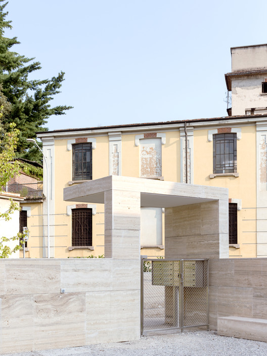Residencial Complex in Gallarate / Álvaro Siza + COR Arquitectos Residencial Complex in Gallarate / Álvaro Siza + COR Arquitectos - Exterior Photography, Facade