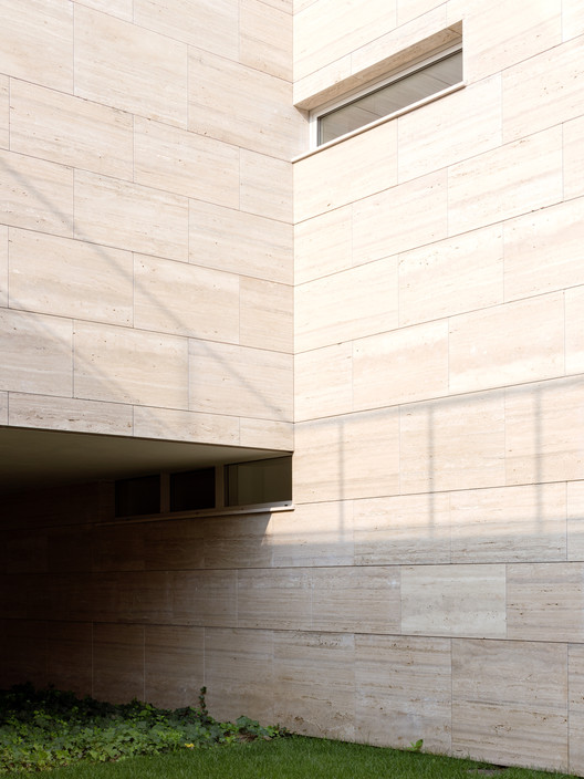 Residencial Complex in Gallarate / Álvaro Siza + COR Arquitectos Residencial Complex in Gallarate / Álvaro Siza + COR Arquitectos - Interior Photography, Brick, Concrete