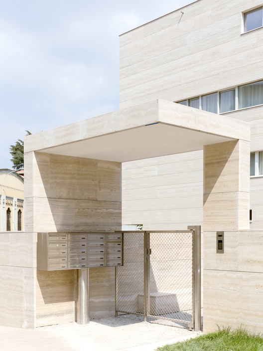 Residencial Complex in Gallarate / Álvaro Siza + COR Arquitectos Residencial Complex in Gallarate / Álvaro Siza + COR Arquitectos - Exterior Photography, Facade