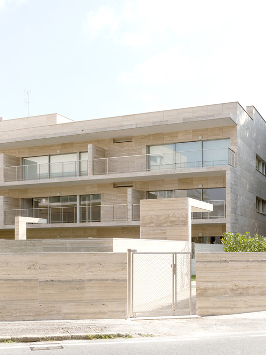 Residencial Complex in Gallarate / Álvaro Siza + COR Arquitectos Residencial Complex in Gallarate / Álvaro Siza + COR Arquitectos - Exterior Photography, Facade