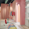 Flagship Store Mietis / Evvo Retail - Interior Photography, Closet