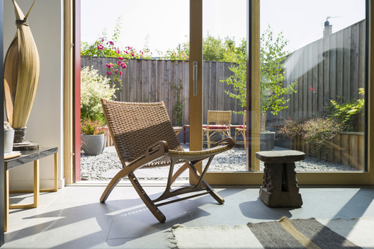 Casa Ángulo / Carbogno Ceneda Architects Casa Ángulo / Carbogno Ceneda Architects - Fotografía interior, Sillas, Patio