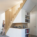 Casa Ángulo / Carbogno Ceneda Architects - Fotografía interior, Escaleras, Estanterías