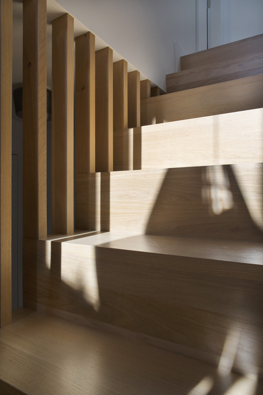 Casa Ángulo / Carbogno Ceneda Architects Casa Ángulo / Carbogno Ceneda Architects - Fotografía interior, Escaleras, Pilares