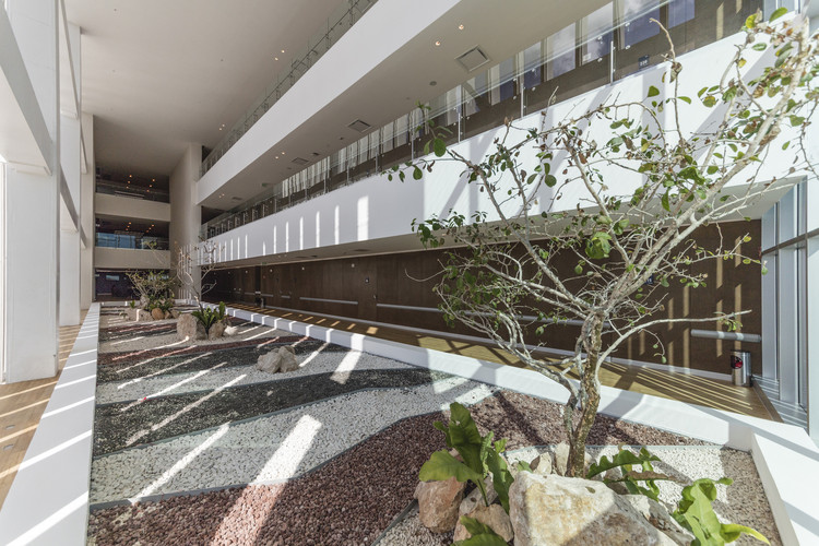 Hospital Faro del Mayab / Grupo Arquidecture - Fotografía interior, Fachada