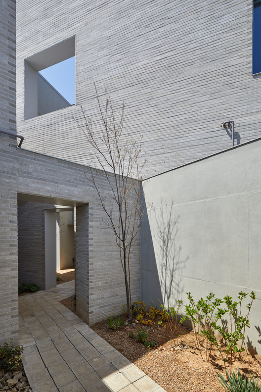 Unyang-dong Ria’s Two-Family House / Seoga Architecture - Exterior Photography, Brick, Facade