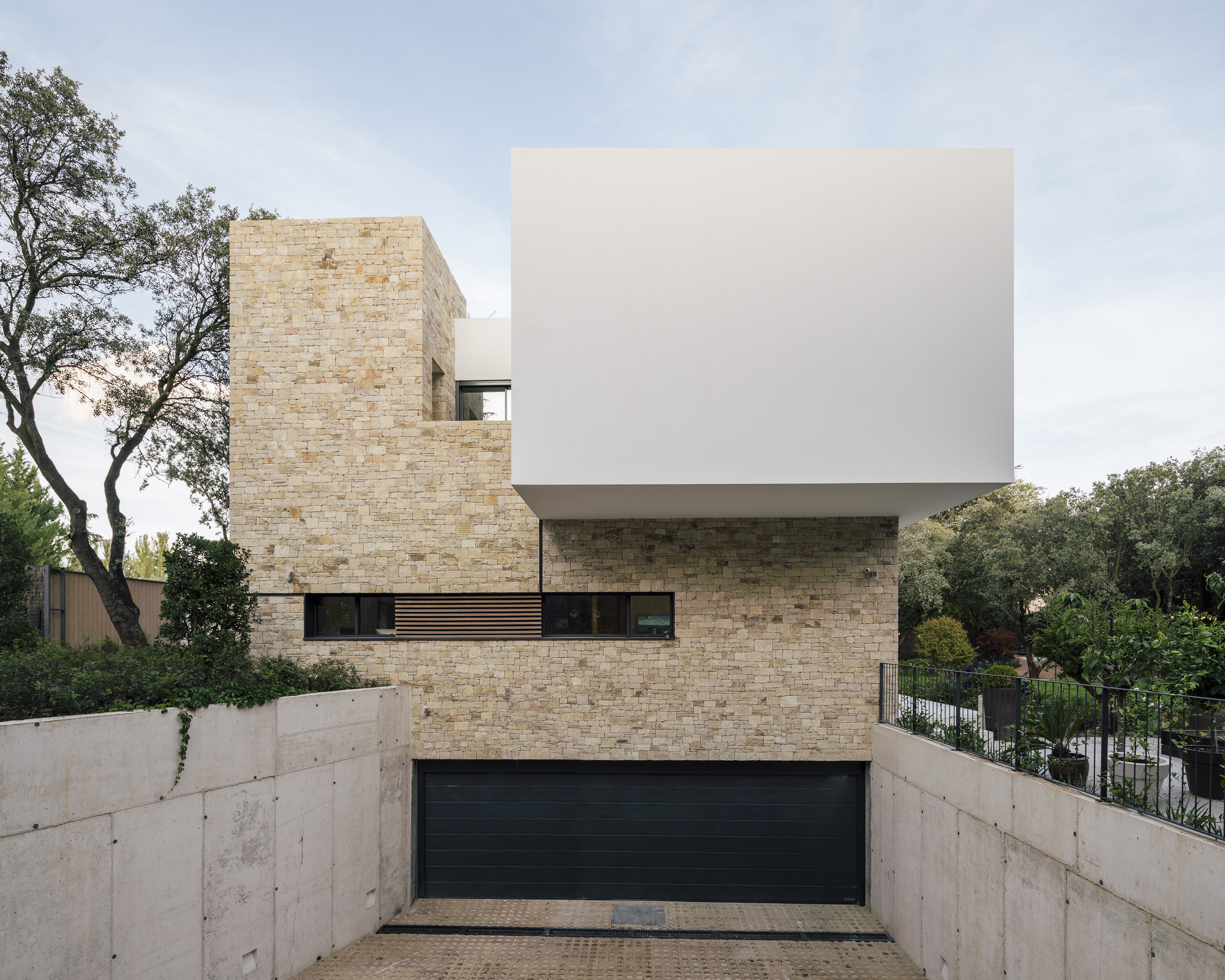 Gallery of House in La Moraleja / Mariano Molina Iniesta 1