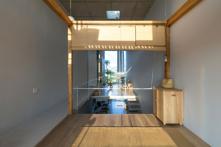 Thi House / Gerira Architects - Interior Photography, Kitchen, Chair, Beam