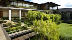 Tembusu House / Guz Architects